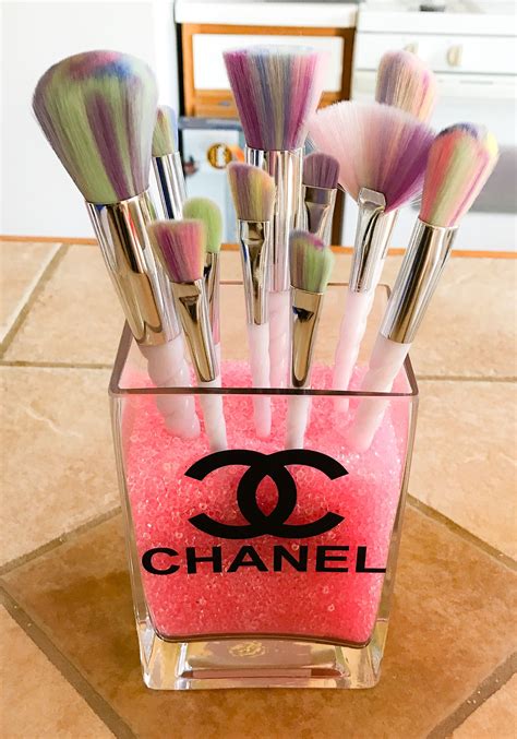 fake chanel makeup brush holder